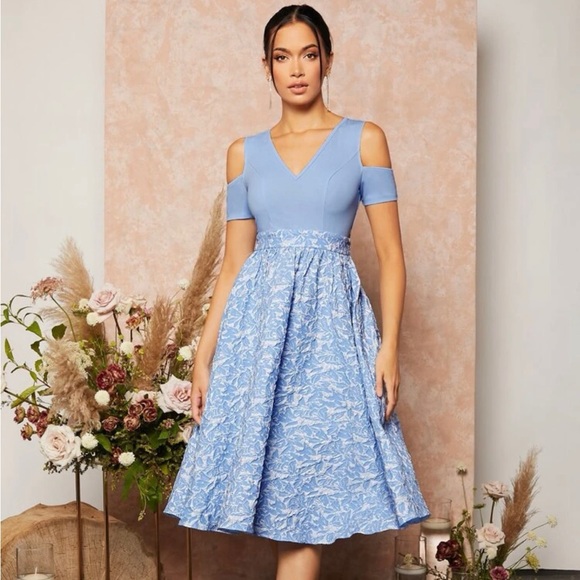 Women’s dress - Picture 2 of 4